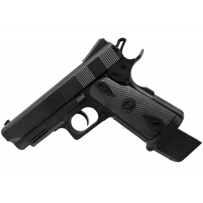 Airsoft-Waffe schießt...