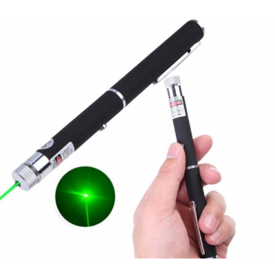 Leistungsstarker grüner...