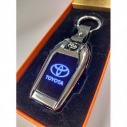 4in1 Pakabukas - Šviečiantis TOYOTA logotipas - Žibintuvėlis - Žiebtuvėlis 4in1 Pakabukas - Šviečiantis TOYOTA logotipas - Žibintuvėlis - Žiebtuvėlis