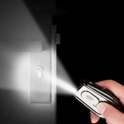 4in1 Pakabukas - Šviečiantis BMW logotipas - Žibintuvėlis - Žiebtuvėlis 4in1 Pakabukas - Šviečiantis BMW logotipas - Žibintuvėlis - Žiebtuvėlis