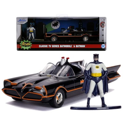 Batman-Figur mit Auto